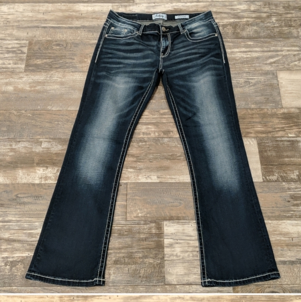 IN SEARCH OF DAYTRIP VIRGO BOOT CUT JEANS 30R prefer 2% elastic. See Pics
